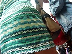 Mistress ງາມທີ່ມີ masturbates ນົມໃຫຍ່ກັບຜູ້ຊາຍ
