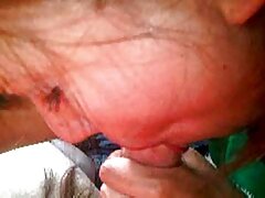 ການຫລອມໂລຫະຫນຸ່ມສົດກັບ slut ເກົ່າ