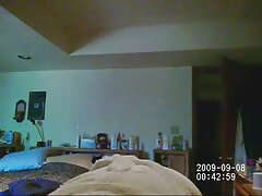 ຄວາມງາມໄດ້ stroked cock ກັບຕີນຂອງນາງແລະປ່ອຍໃຫ້ຕົນເອງໄດ້ຮັບການ tightened