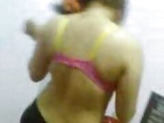 ຜູ້ຊາຍແມ່ນປະທັບໃຈຫຼາຍໂດຍ tits ທໍາມະຊາດໃຫຍ່