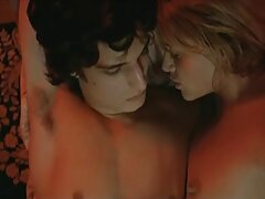Tits ໃຫຍ່ຂອງຍີ່ປຸ່ນ toyed ໂດຍ cock ຂອງຜູ້ຊາຍ