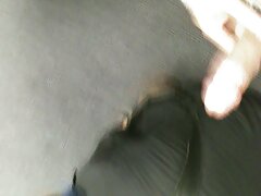 Pussy sensual ຂອງນາງ masturbates ໃນຄວາມມືດ